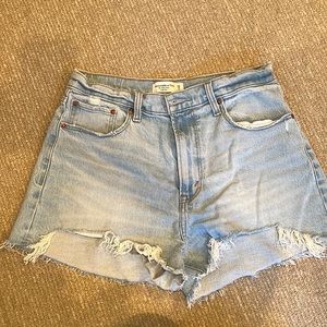 Abercrombie high rise “the mom short” - curve love
